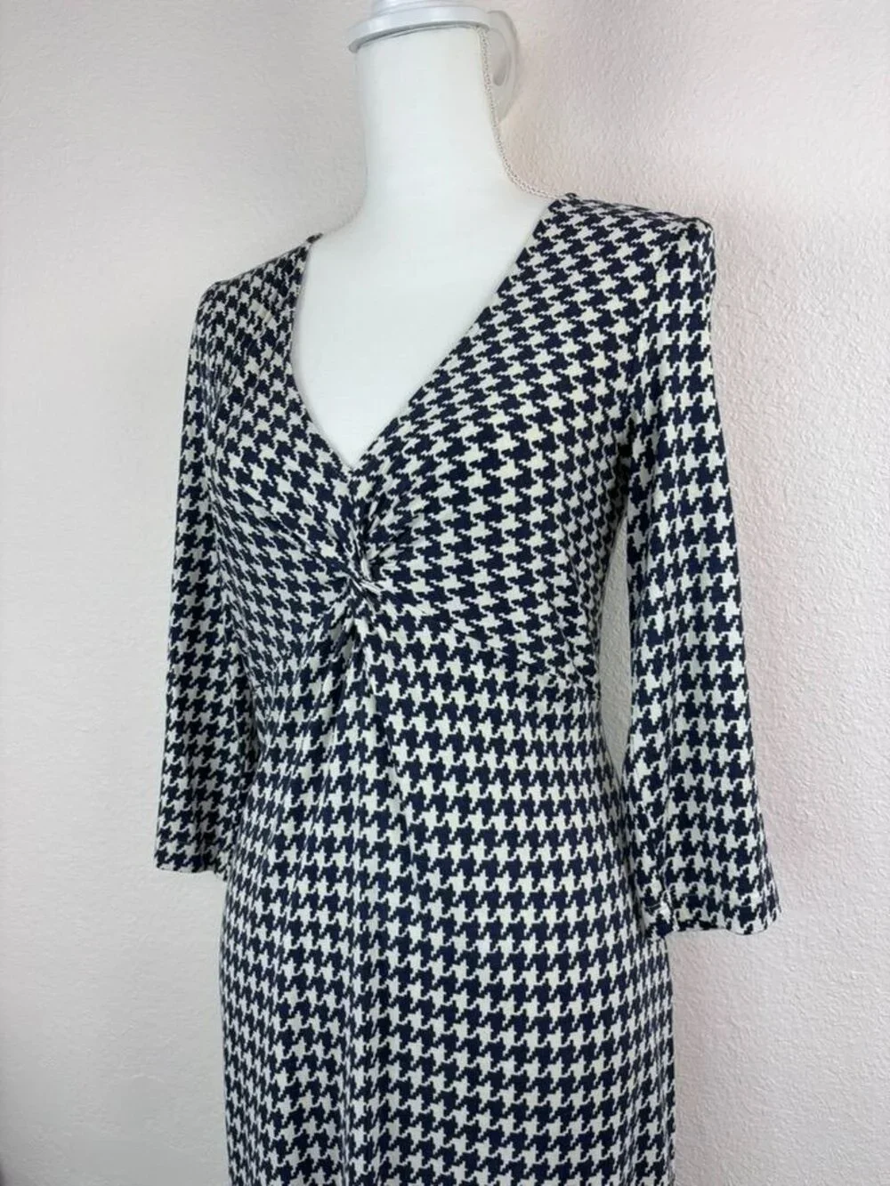 J. McLaughlin small navy houndstooth 3/4 sleeve silk blend knee length dress - Picture 2 of 8
